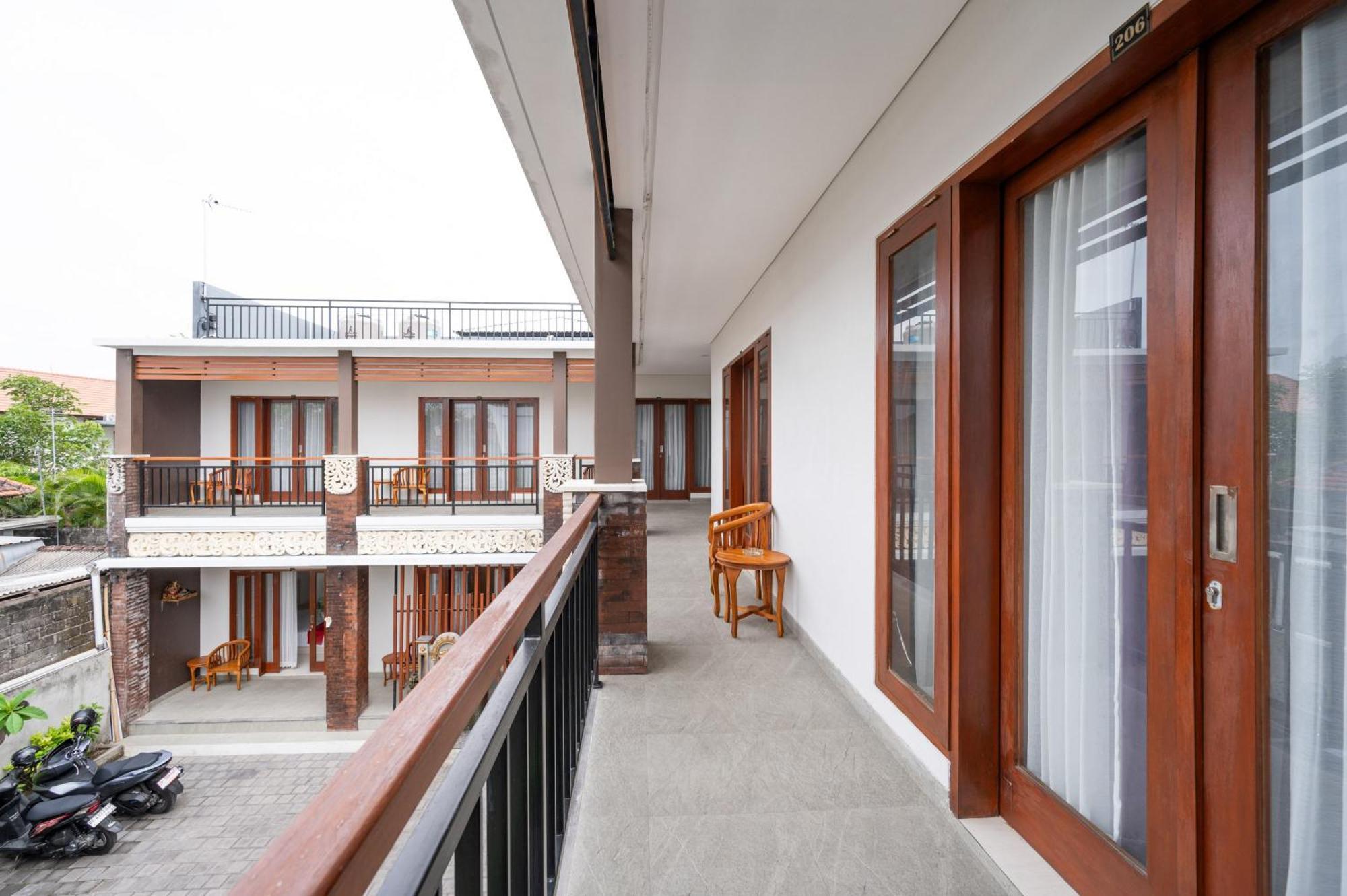 Reddoorz Plus At Yasa'S Living Denpasar Sanur  Bagian luar foto