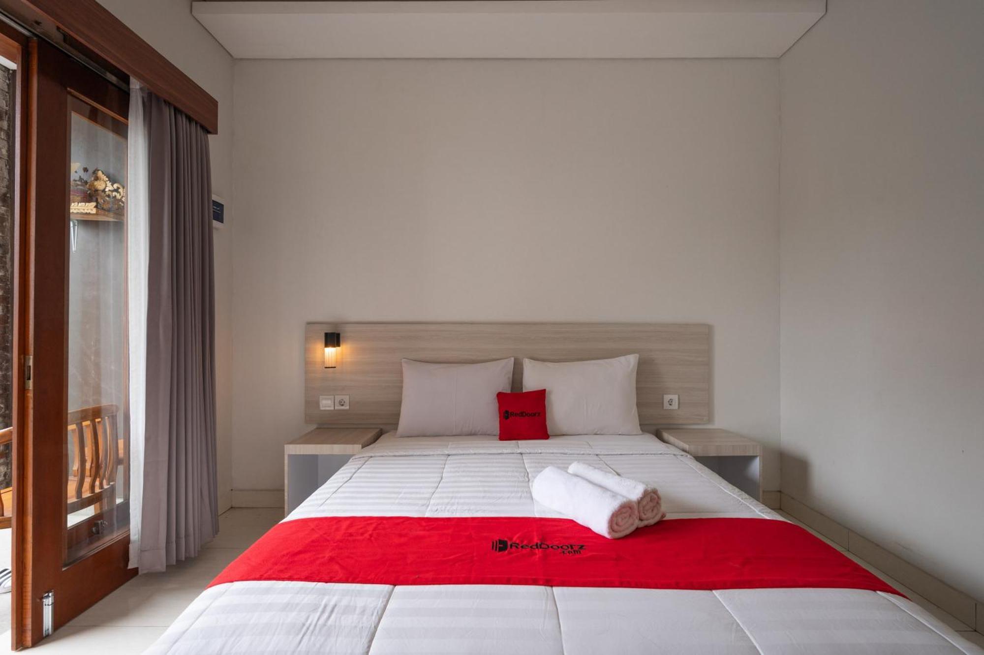 Reddoorz Plus At Yasa'S Living Denpasar Sanur  Bagian luar foto
