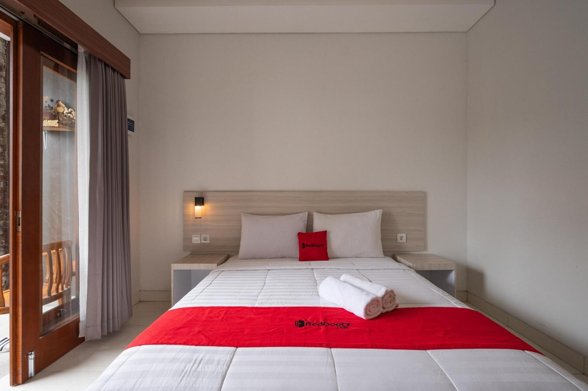Reddoorz Plus At Yasa'S Living Denpasar Sanur  Bagian luar foto