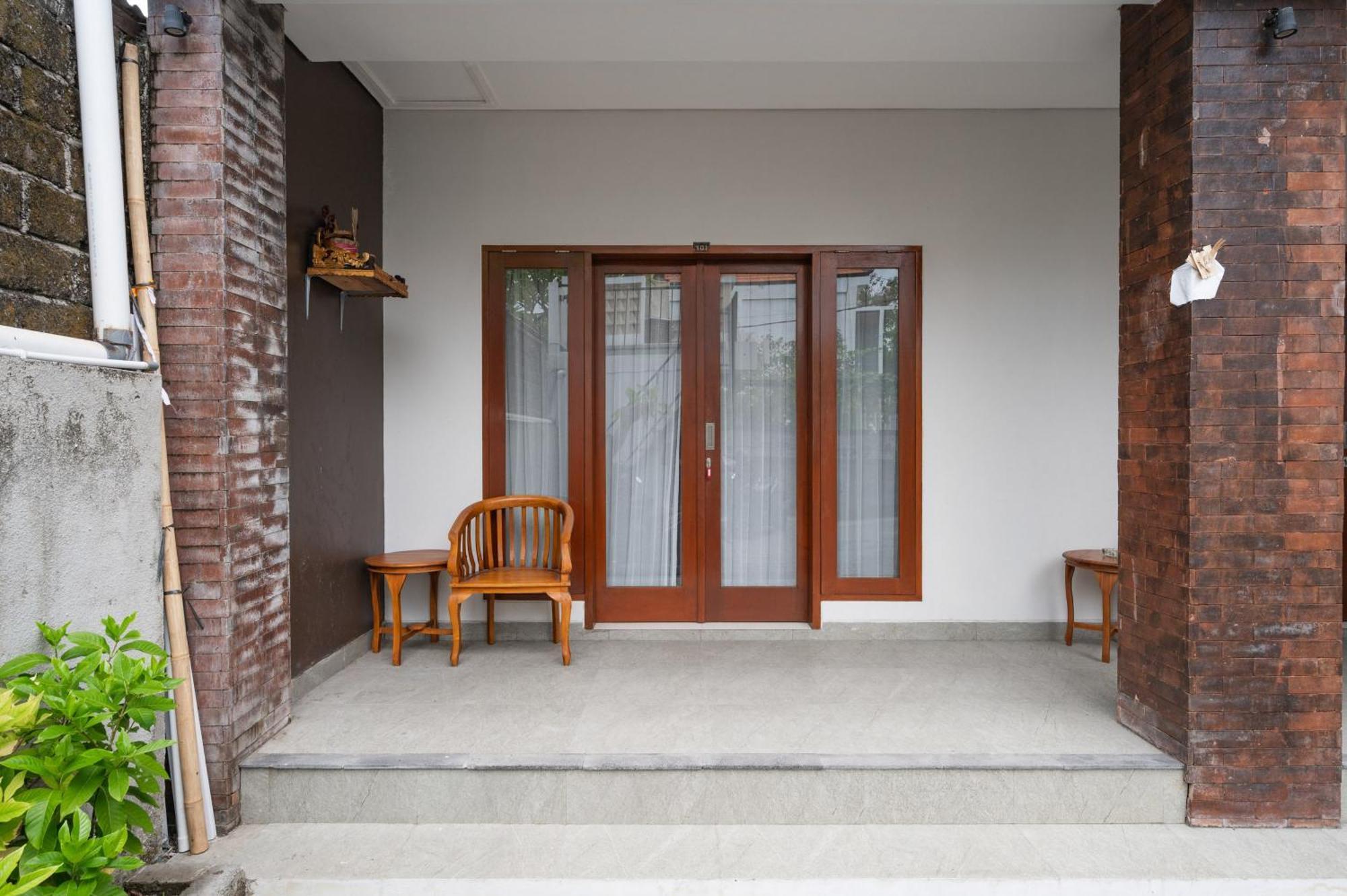 Reddoorz Plus At Yasa'S Living Denpasar Sanur  Bagian luar foto